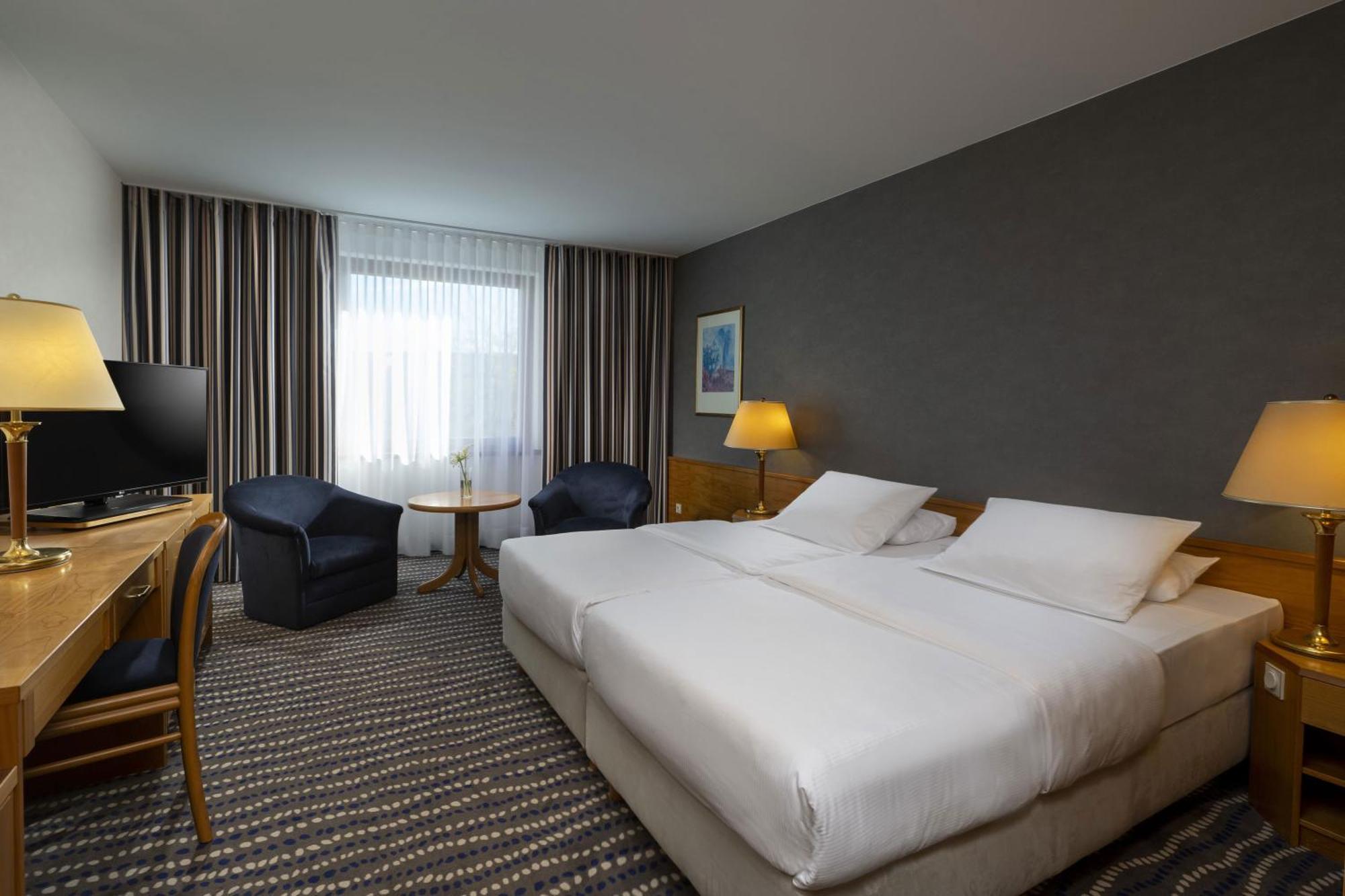 Maritim Hotel Magdeburg Exterior foto